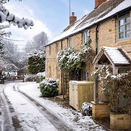 Charming 17Th Century Cotswold Cottage Adlestrop Exteriör bild