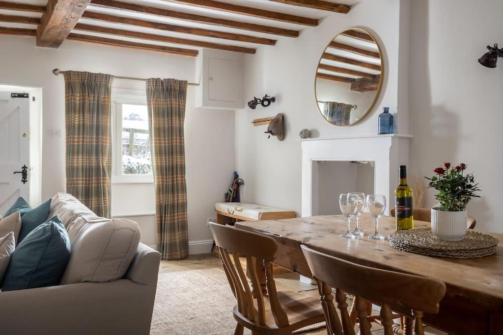 Charming 17Th Century Cotswold Cottage Adlestrop Exteriör bild