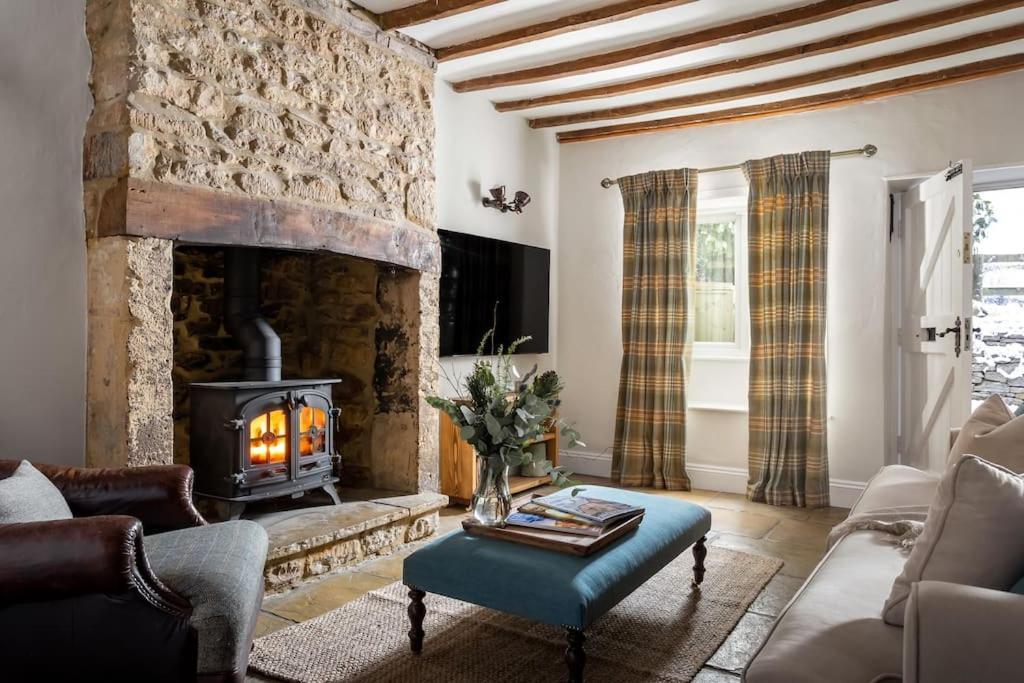 Charming 17Th Century Cotswold Cottage Adlestrop Exteriör bild