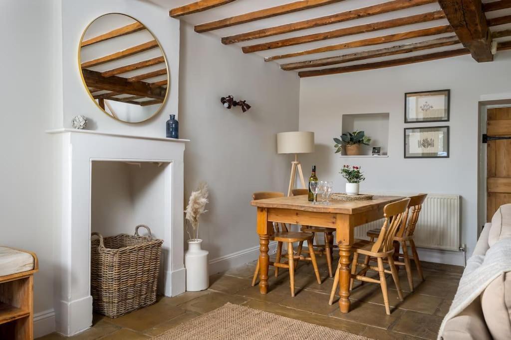 Charming 17Th Century Cotswold Cottage Adlestrop Exteriör bild