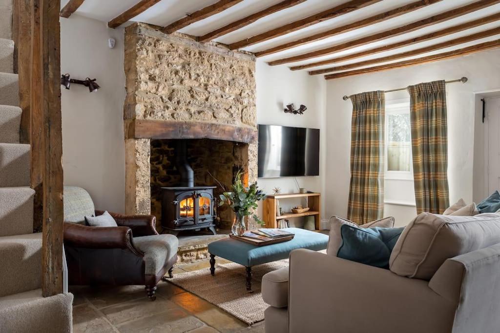 Charming 17Th Century Cotswold Cottage Adlestrop Exteriör bild